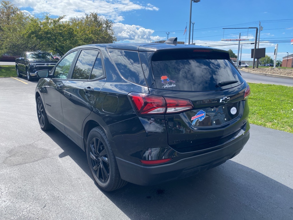 2024 Chevrolet Equinox LS photo 4
