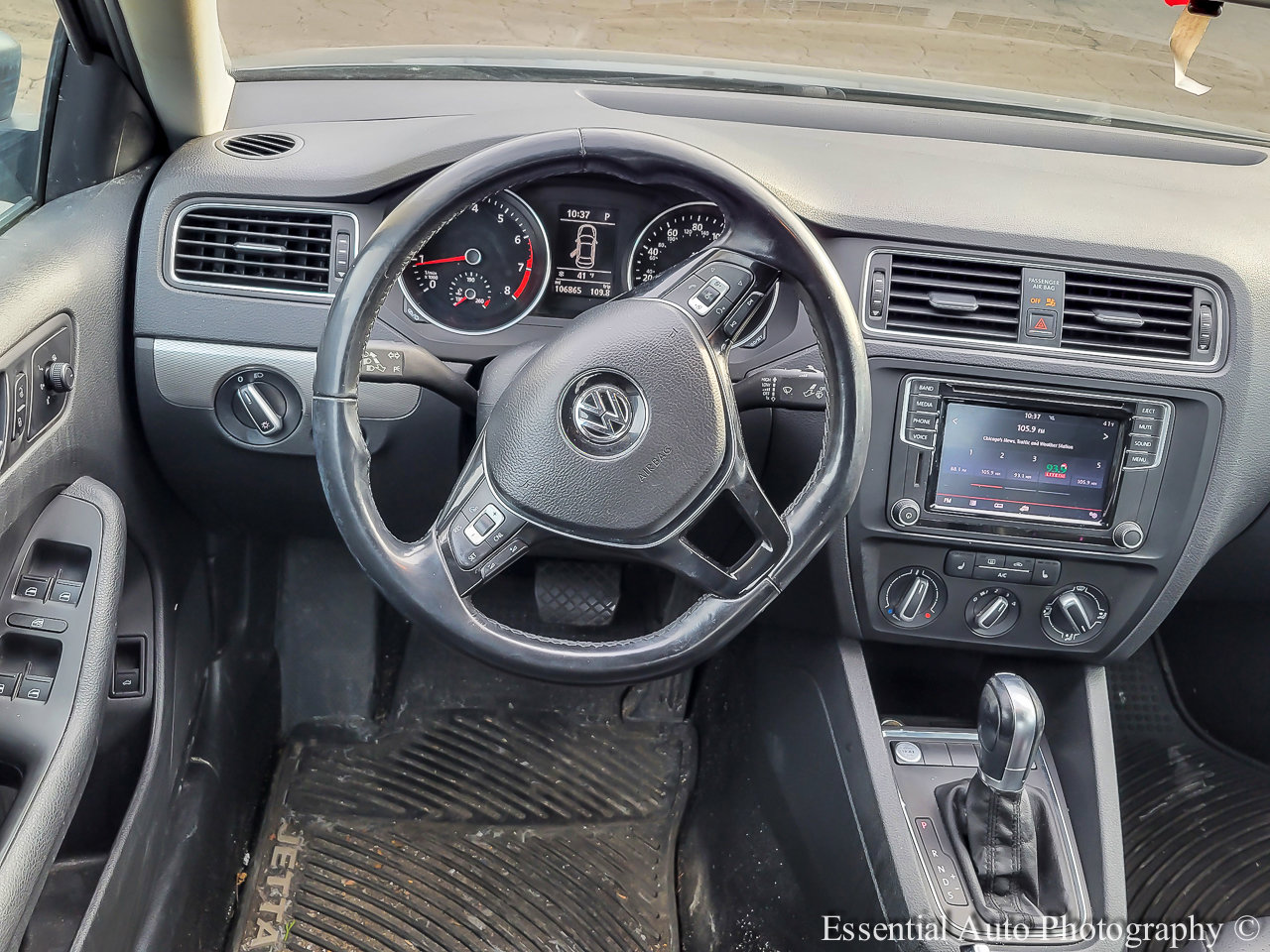 2017 VOLKSWAGEN JETTA - Image 3