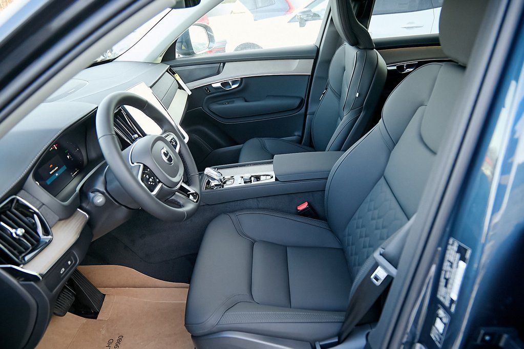 2026 VOLVO XC90 - Image 13