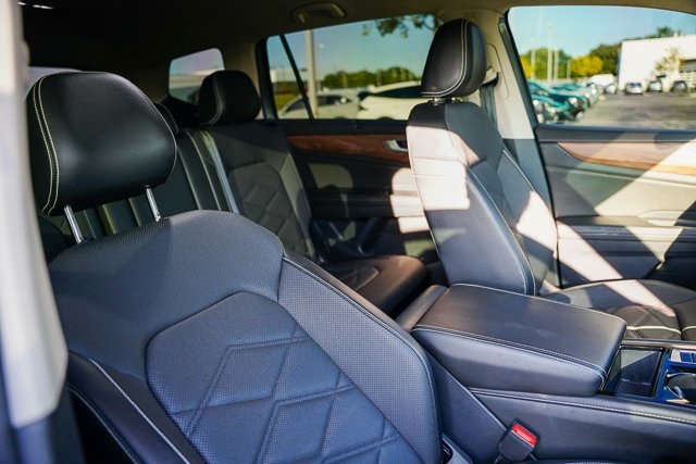 2024 Volkswagen Atlas SE Technology photo 34