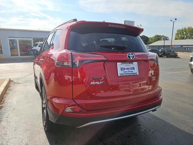 2017 Toyota RAV4 XLE photo 6