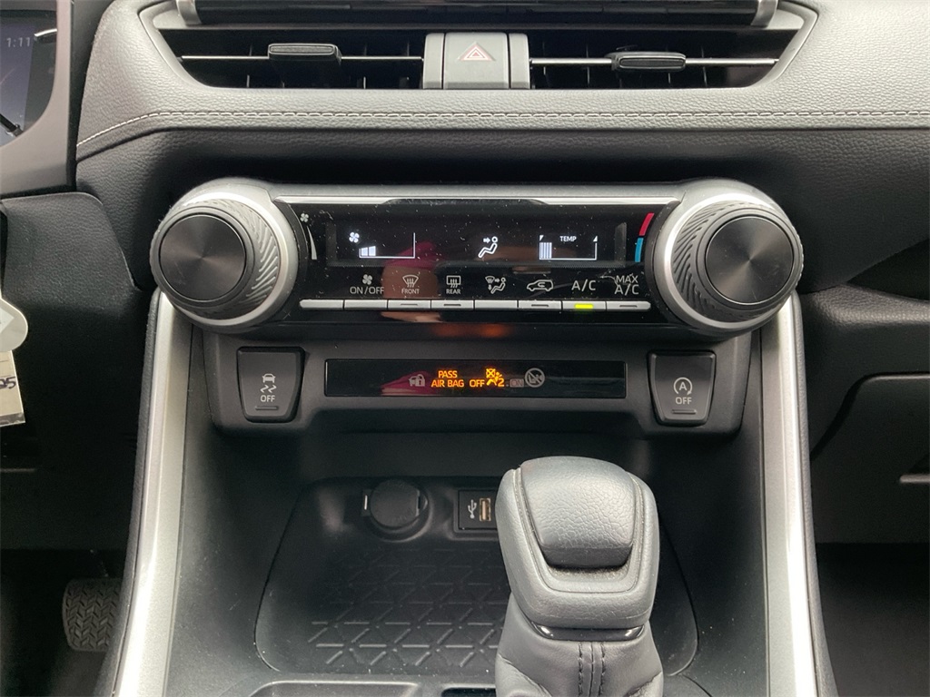 2024 Toyota RAV4 LE photo 21