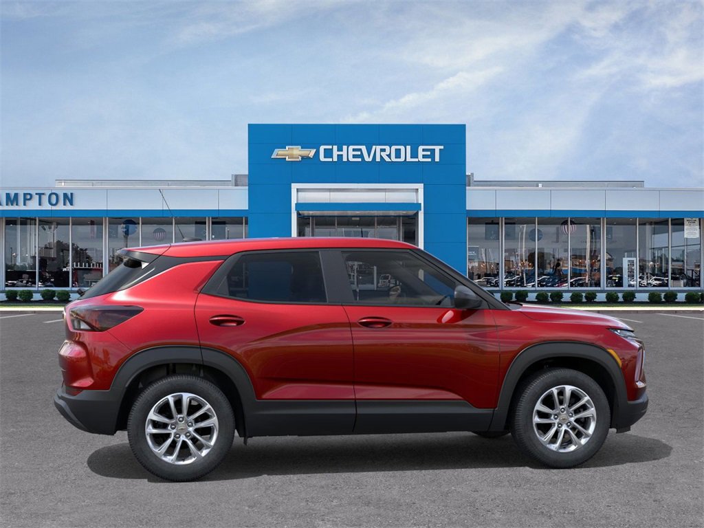 2026 Chevrolet Trailblazer LS photo 2