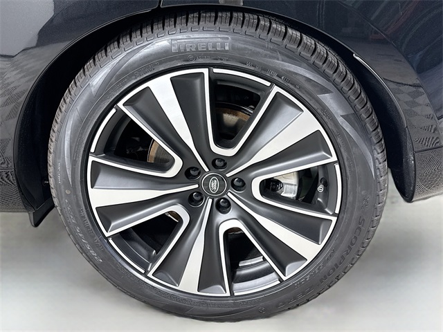 2025 Land Rover Range Rover SE photo 30