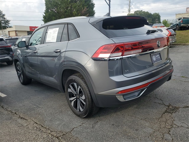 2024 Volkswagen Atlas Cross Sport SE photo 3