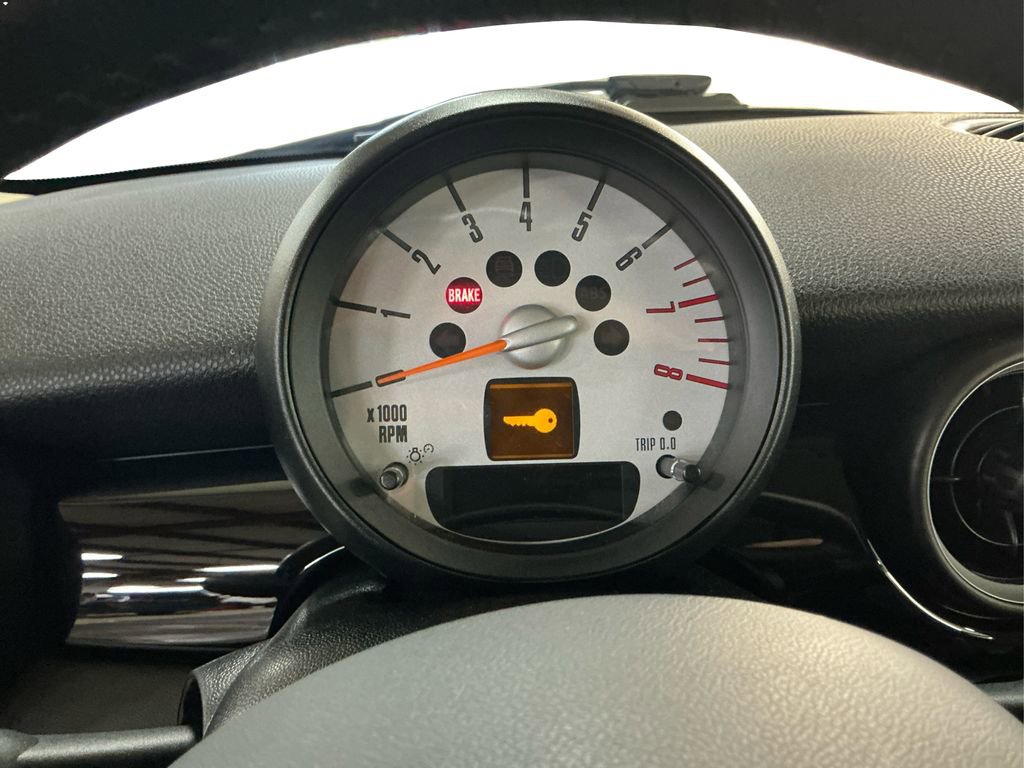 2013 Mini Clubman Base photo 11