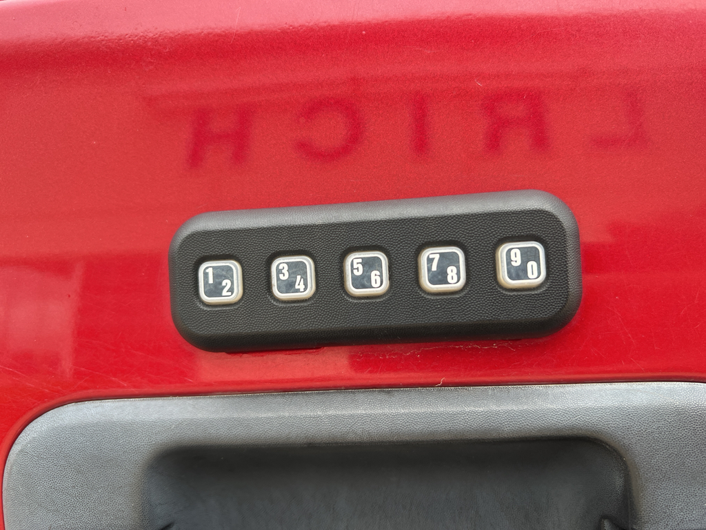 2010 Ford F-150 XLT photo 17