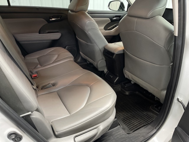 2022 Toyota Highlander XLE photo 21