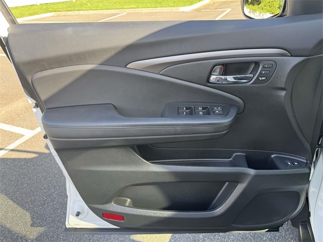 2022 Honda Pilot SE photo 12