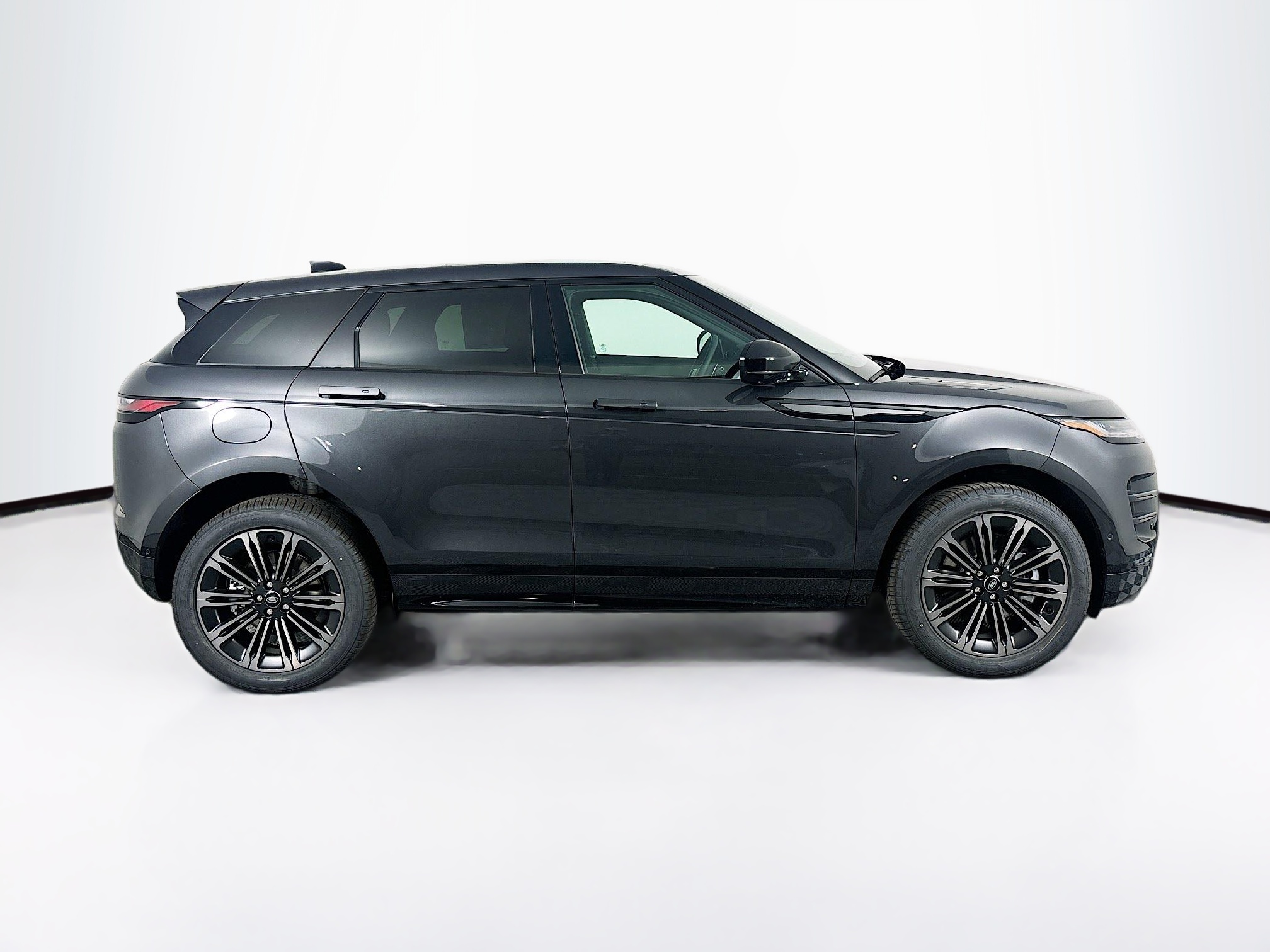 2026 Land Rover Range Rover Evoque Dynamic SE photo 4