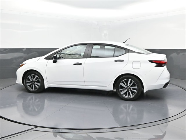 2025 Nissan Versa 1.6 S photo 3