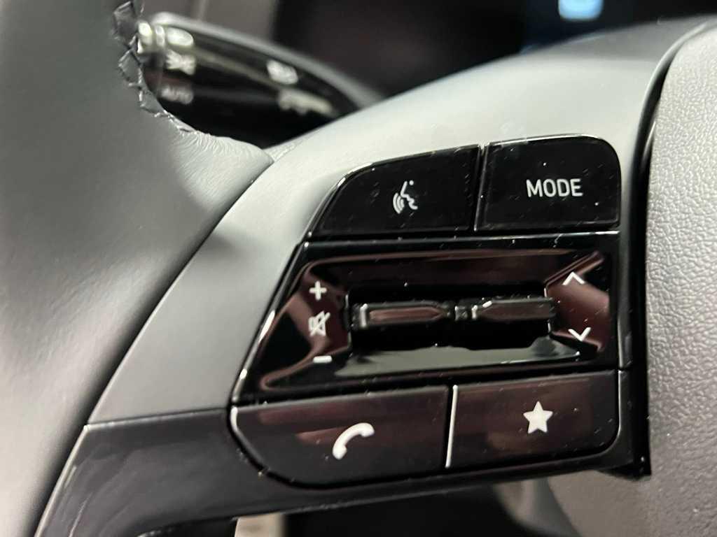 2025 Hyundai Elantra SEL Sport photo 30