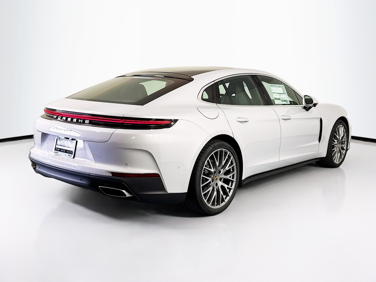 2025 Porsche Panamera 4 photo 9