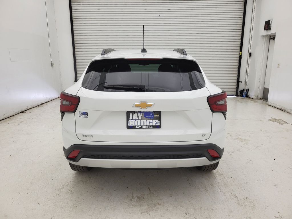 2024 Chevrolet Trax LT photo 4