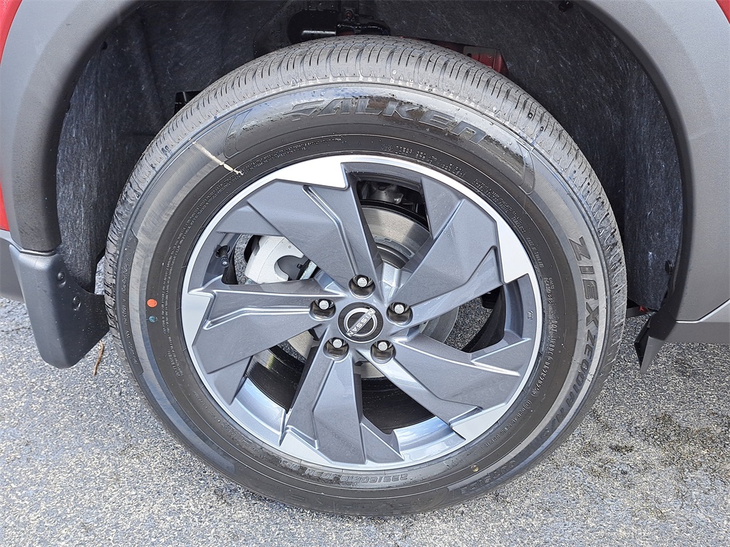 2026 Nissan Rogue SV photo 8