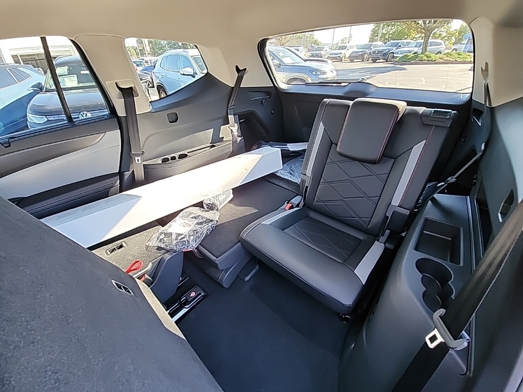 2025 Volkswagen Atlas Peak Edition SE photo 29