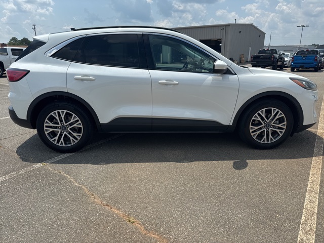 2022 Ford Escape SEL photo 2