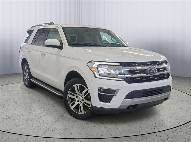 2022 Ford Expedition Limited's photo