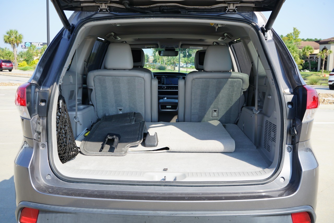 2017 Toyota Highlander SE XLE photo 32