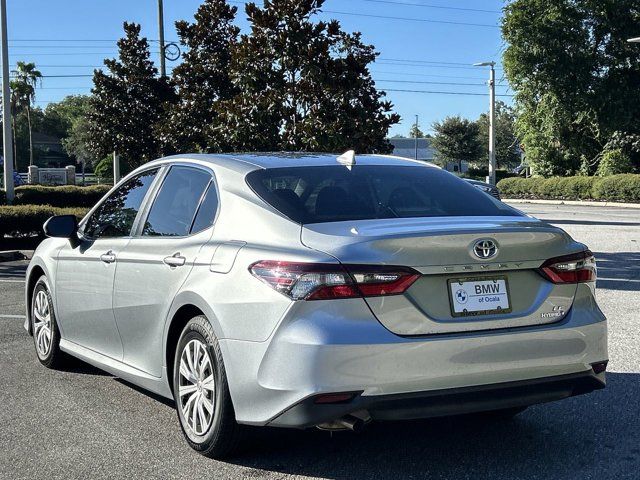 2022 Toyota Camry Hybrid LE photo 3