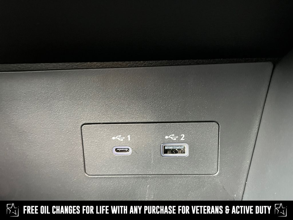 2025 Nissan Pathfinder SV photo 2