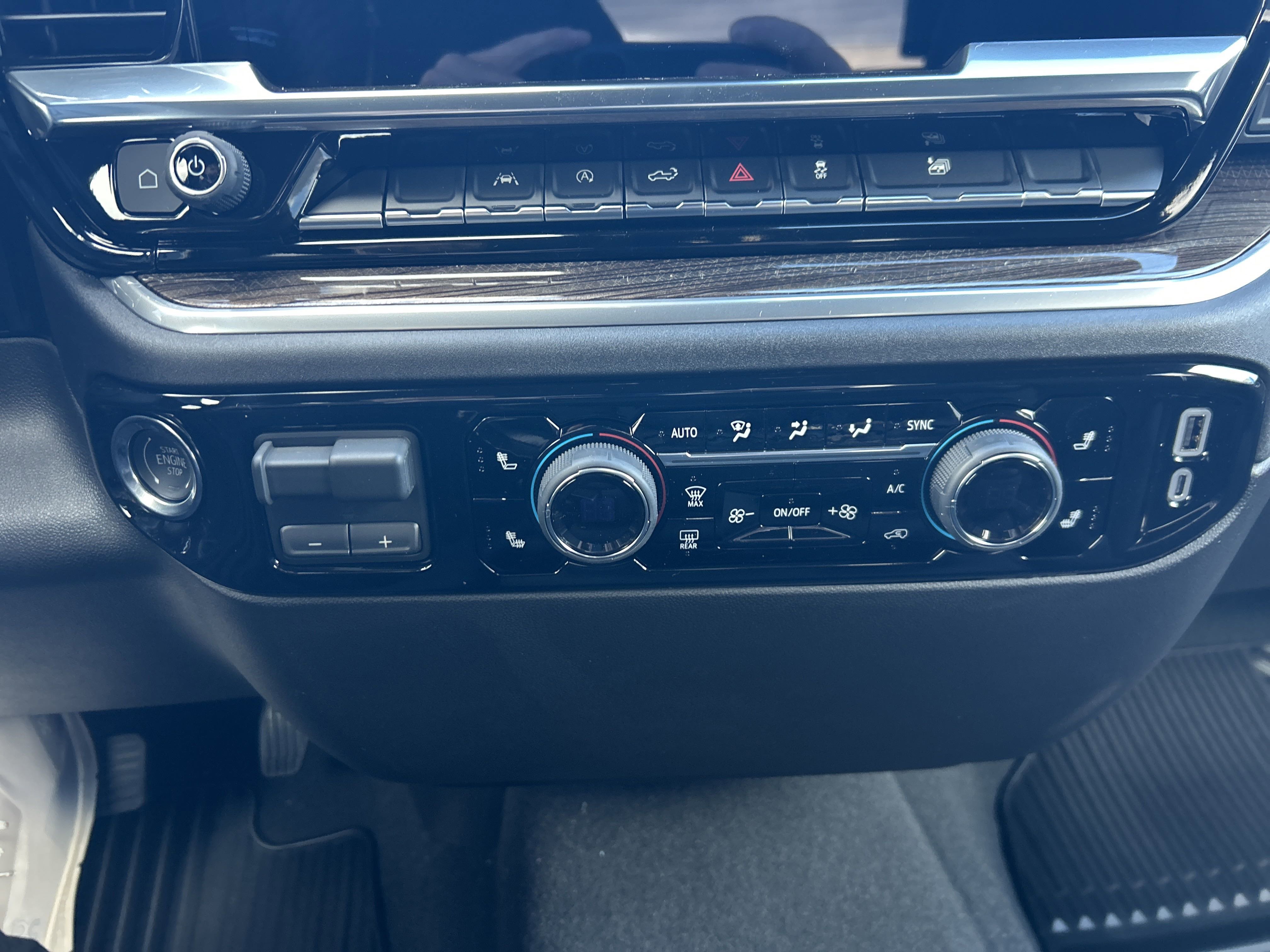 2026 Chevrolet Silverado 1500 LT photo 3