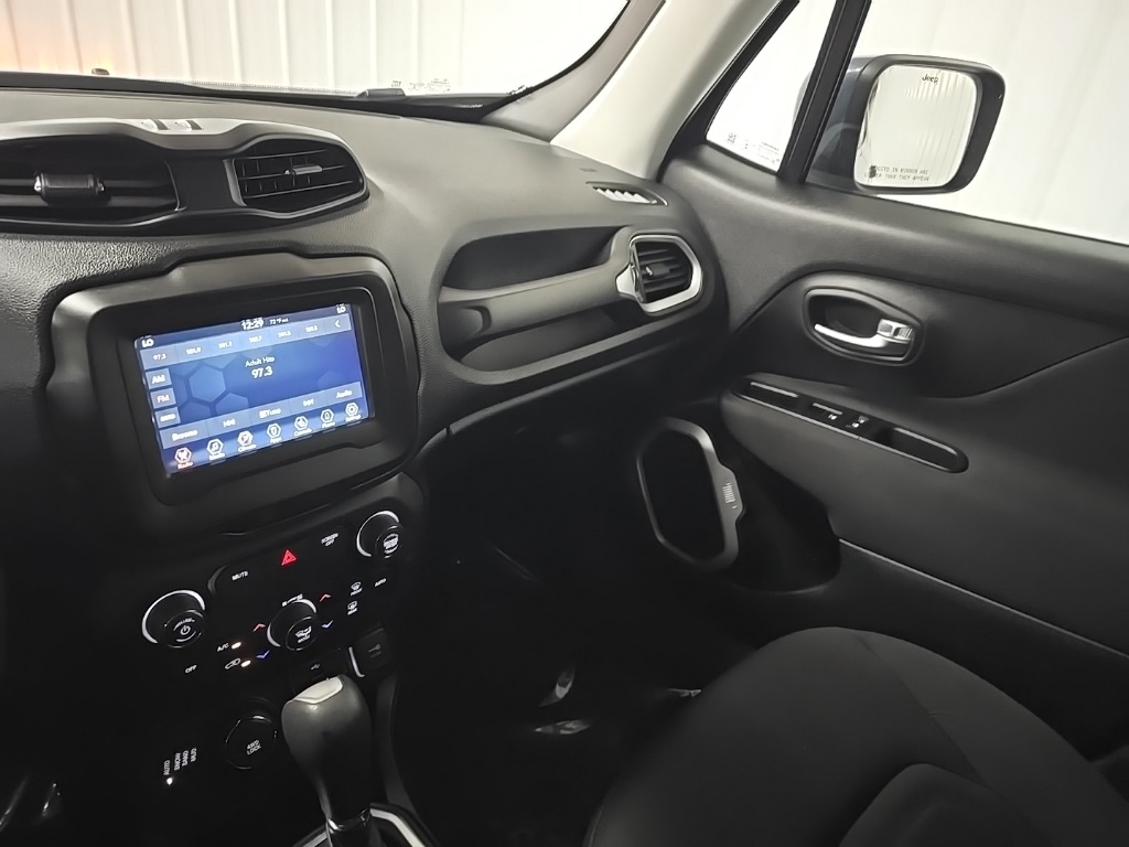 2020 Jeep Renegade Latitude photo 26