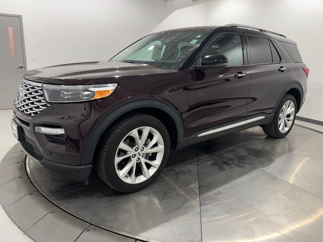 2023 Ford Explorer Platinum's photo