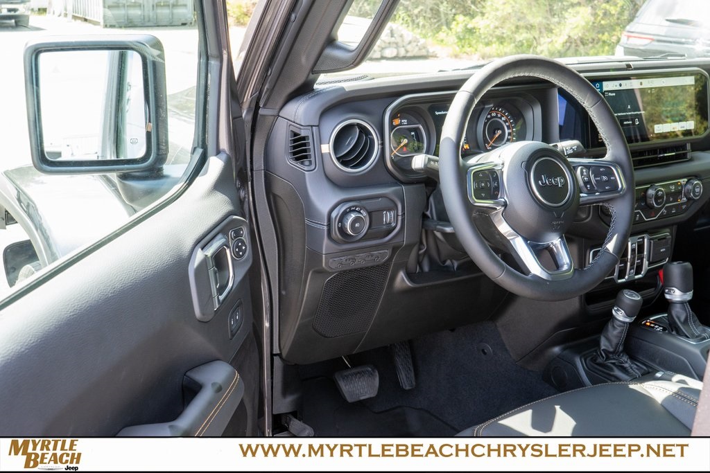 2025 Jeep Wrangler Sahara photo 15