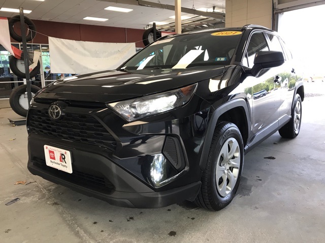 2021 Toyota RAV4 LE photo 8