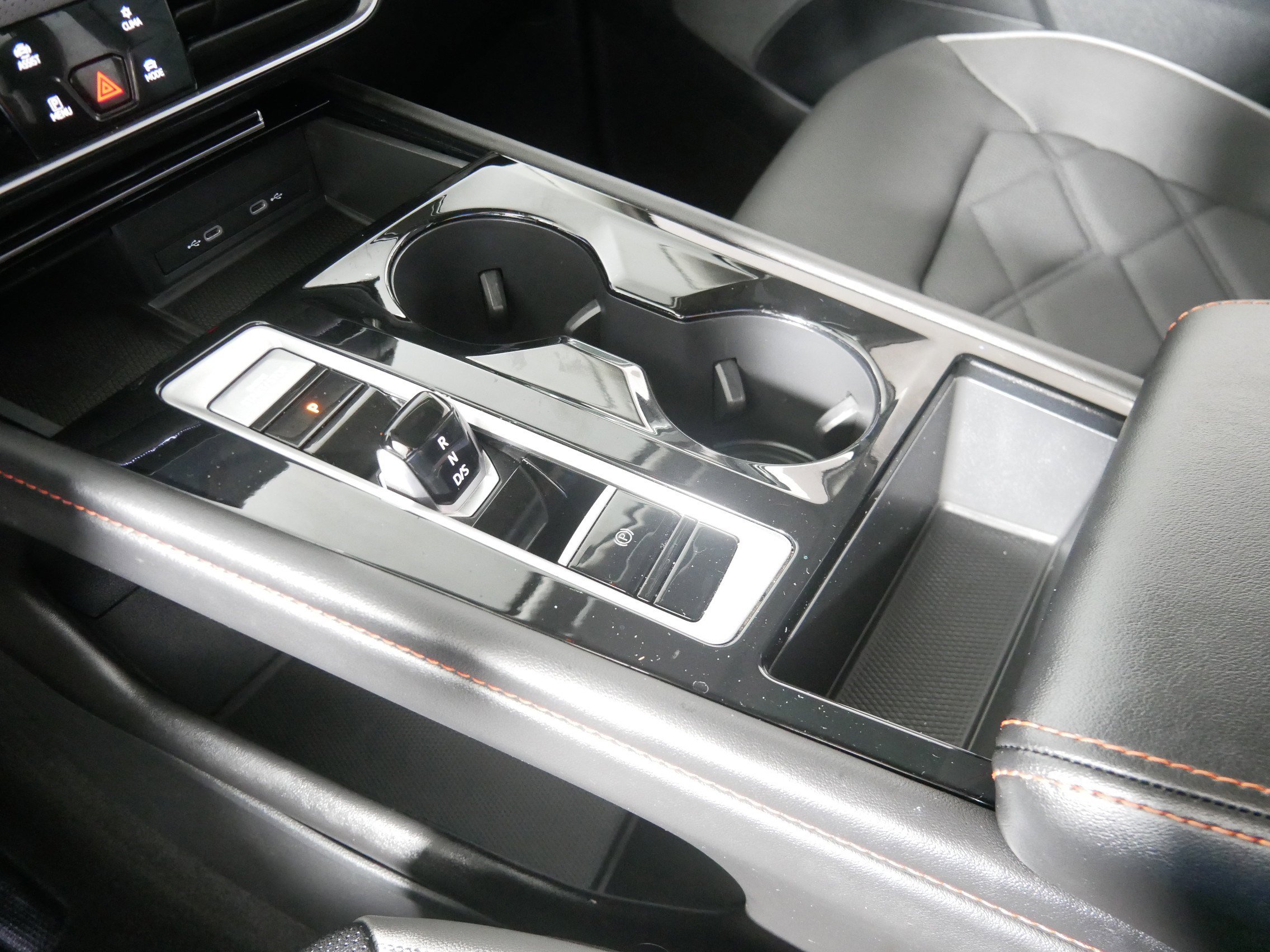 2024 Volkswagen Atlas Peak Edition SE Technology photo 22