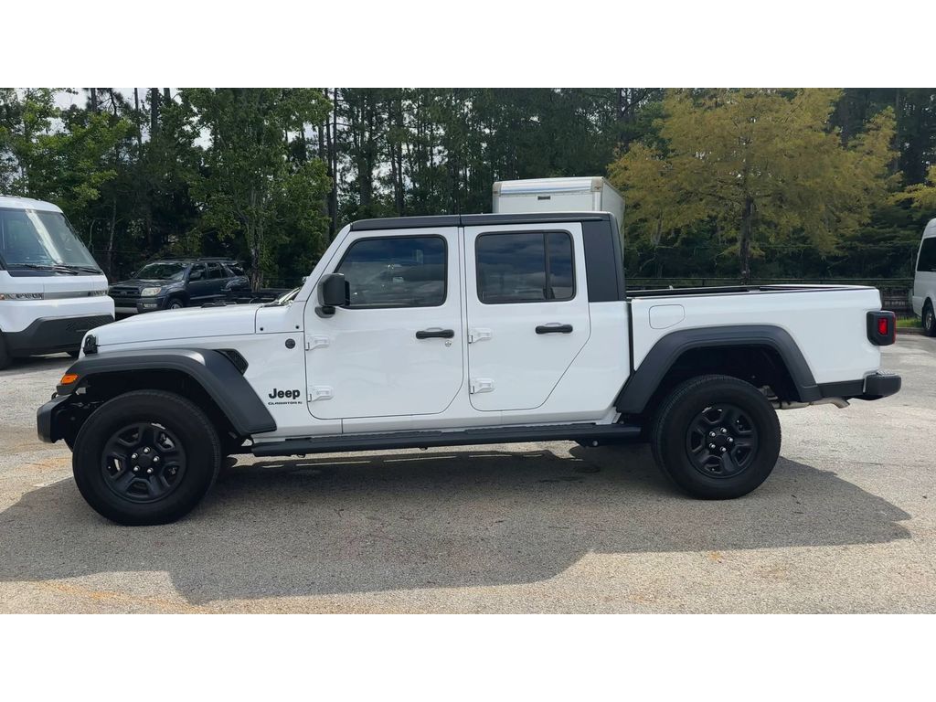 2024 Jeep Gladiator Sport photo 5