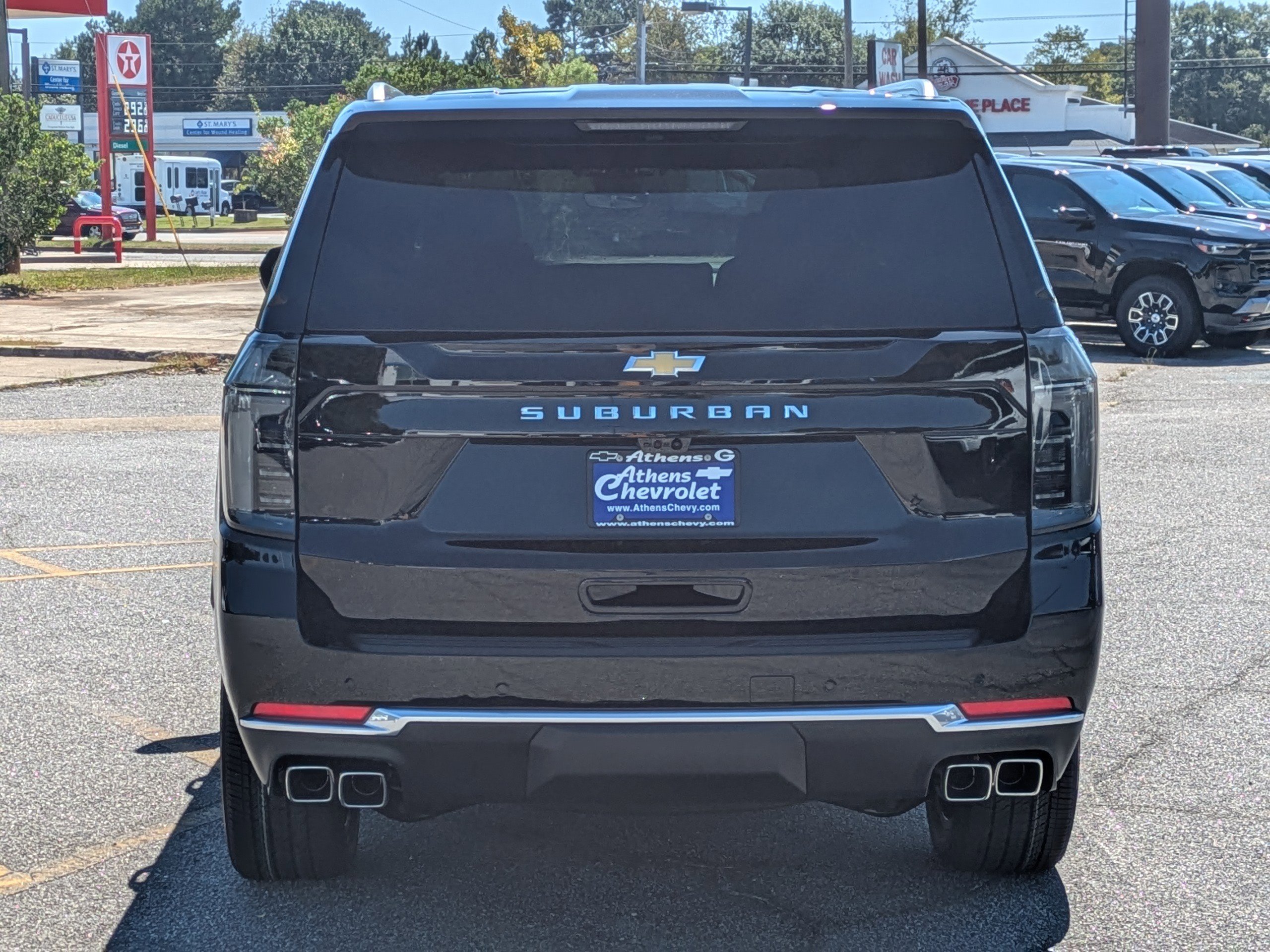 2026 Chevrolet Suburban High Country photo 4