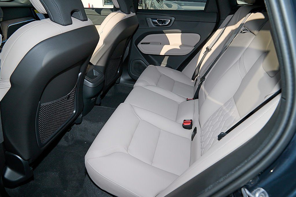 2026 VOLVO XC60 - Image 18