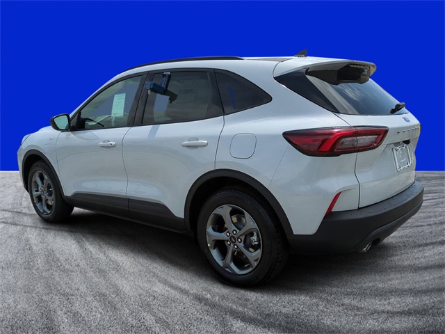 2025 Ford Escape ST-Line photo 4
