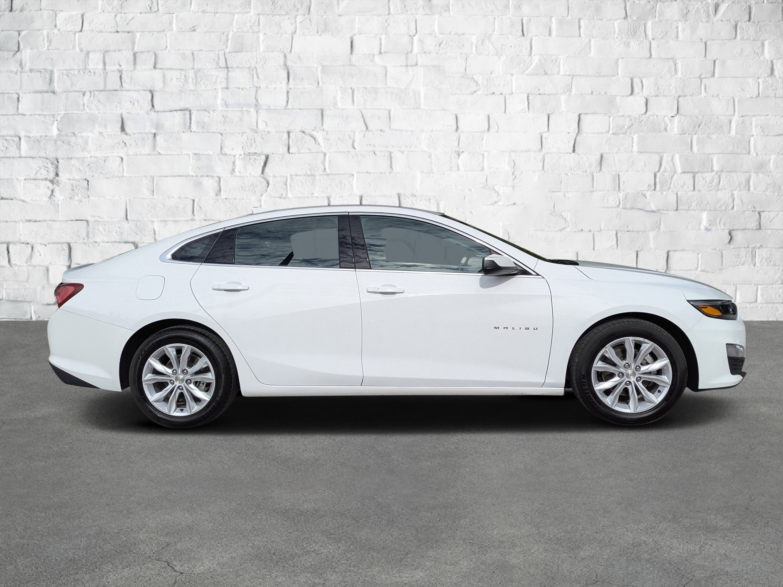 2022 Chevrolet Malibu 1LT photo 3