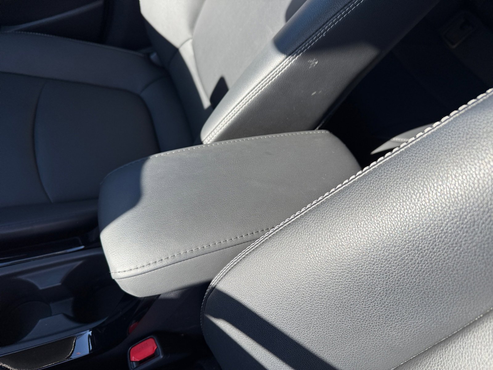 2022 Toyota Corolla Cross XLE photo 14