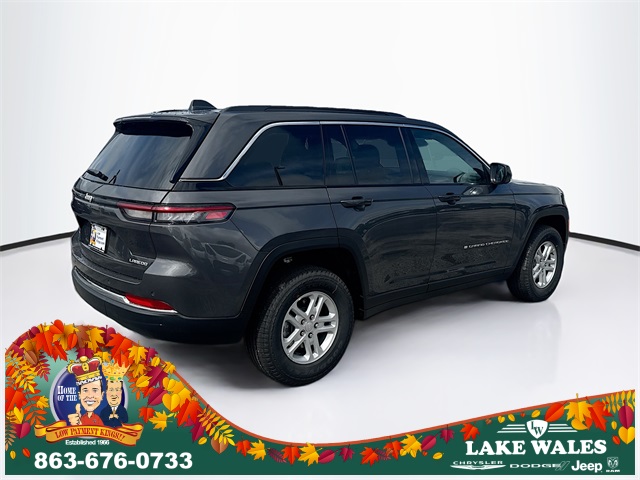 2025 Jeep Grand Cherokee Laredo photo 3