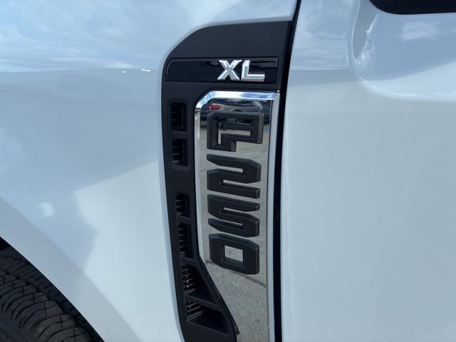 2026 Ford F-250 XL photo 4