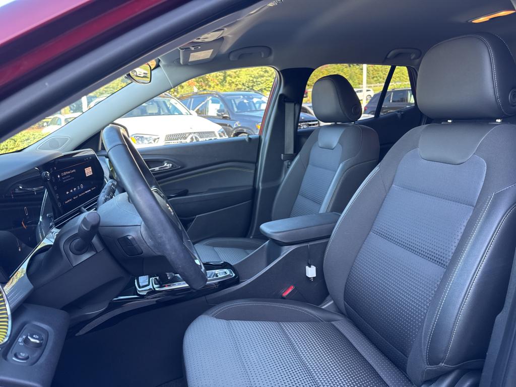 2024 Chevrolet Trax LT photo 4