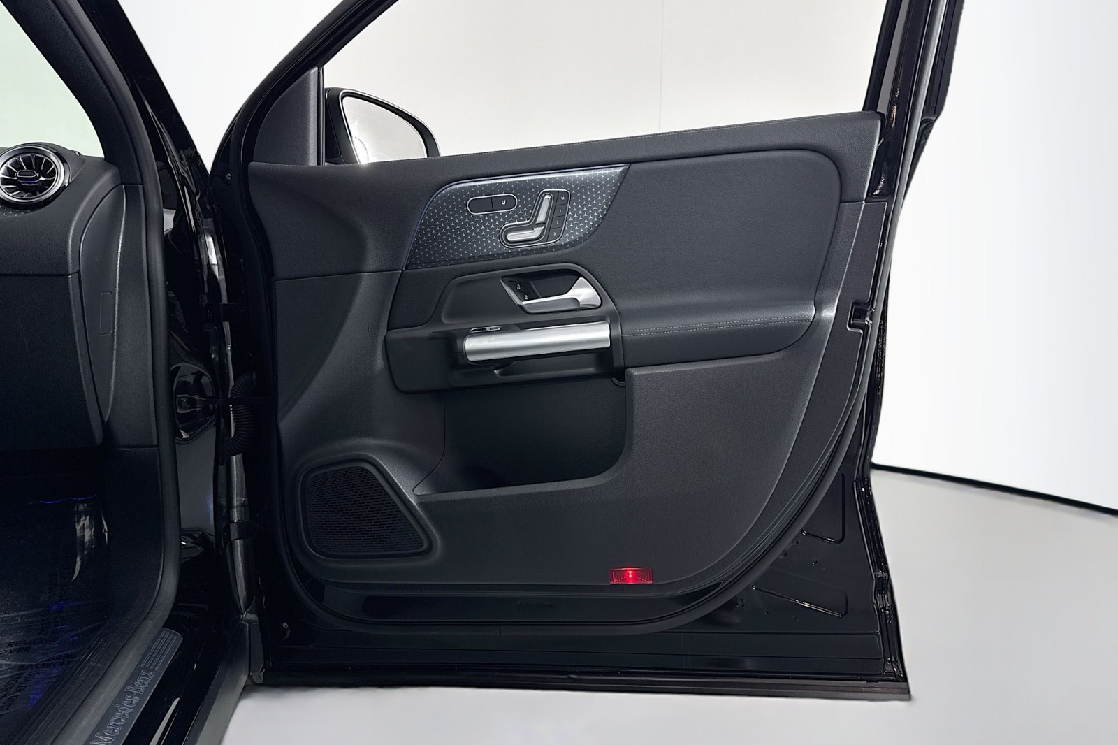 2025 Mercedes Benz GLA 250 photo 19