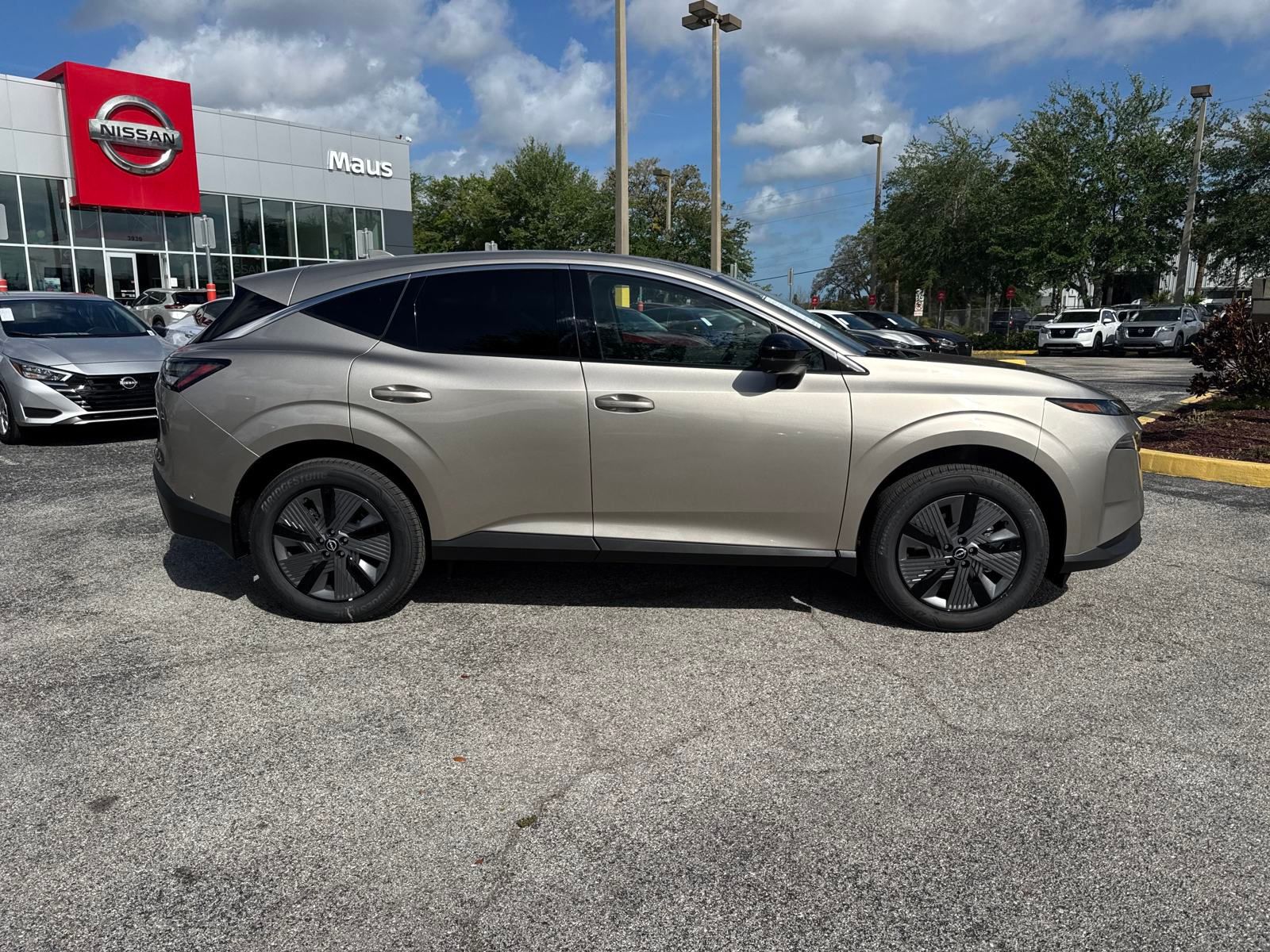 2025 Nissan Murano SL photo 2