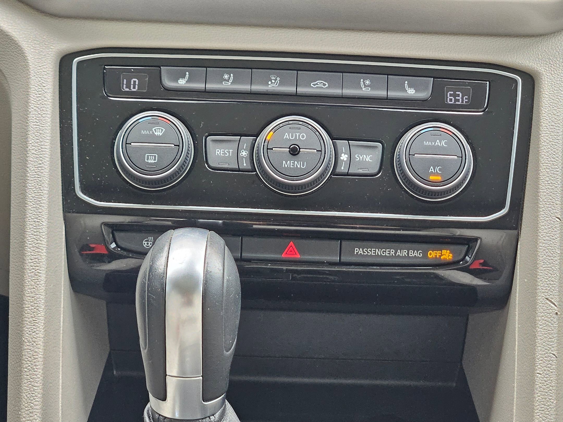 2019 Volkswagen Atlas V6 SEL Premium photo 9