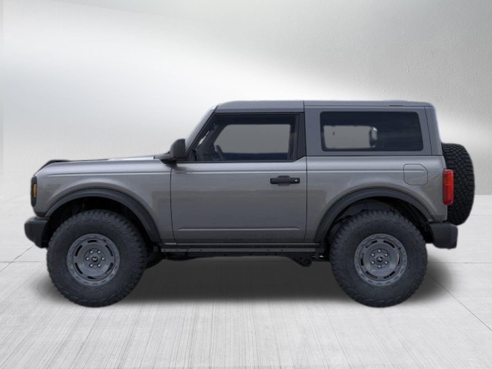 2025 Ford Bronco Base photo 3
