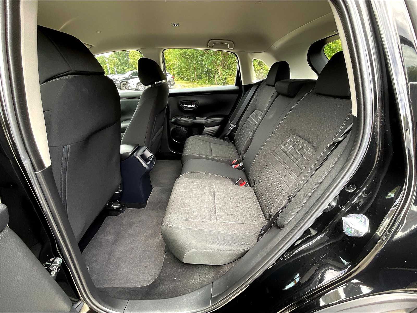2024 Honda HR-V LX photo 15