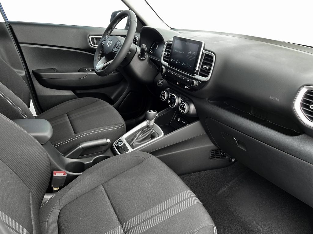 2025 Hyundai Venue SEL photo 15