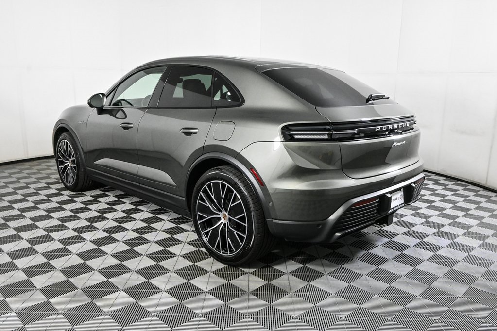 2025 Porsche Macan Electric 4 photo 3