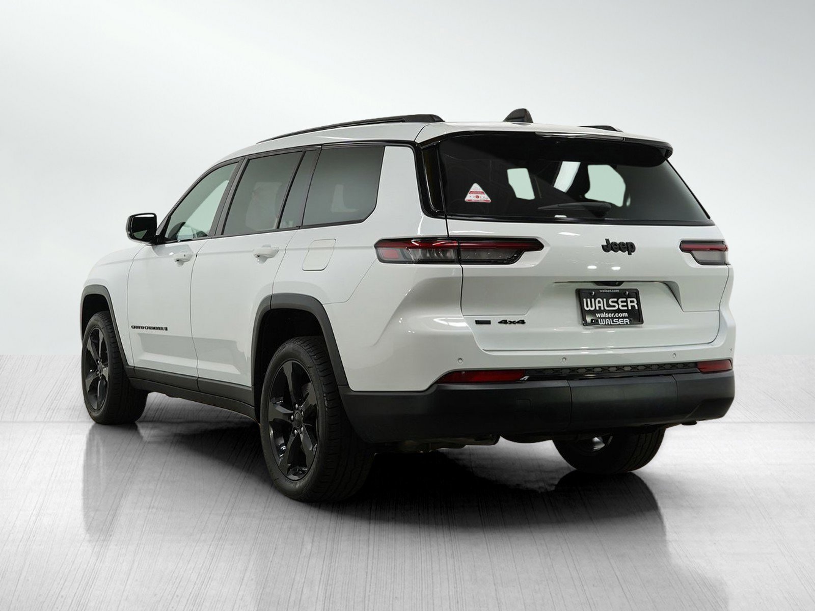 2022 Jeep Grand Cherokee Altitude photo 3
