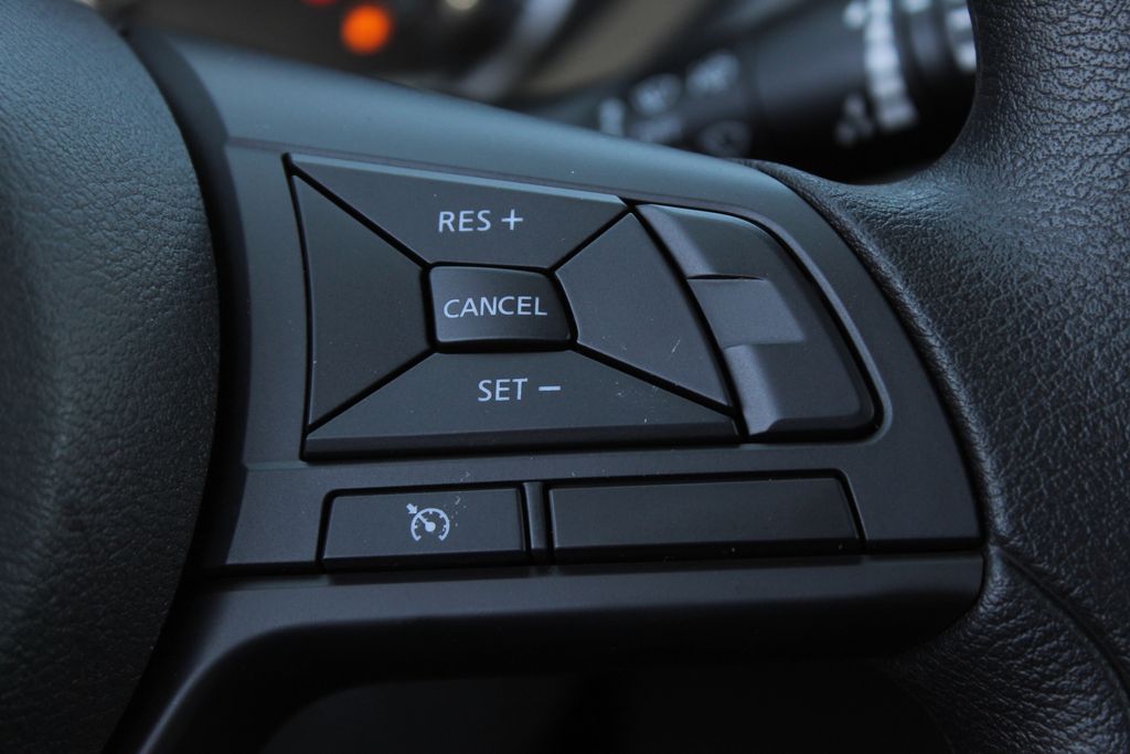 2025 Nissan Kicks Play S photo 24