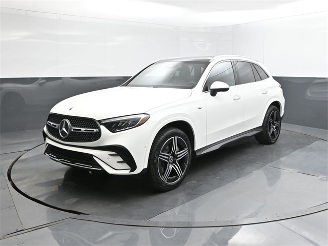 2025 Mercedes-Benz GLC Base's photo